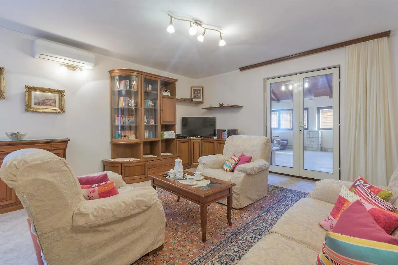 Apartments Istra Croatia Valbandon 0*,